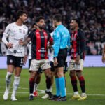 Corinthians e Vitória se enfrentaram pela 31ª rodada do Campeonato Brasileiro. Foto: Fernando Blade (@blade.fotografia).