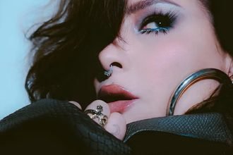 Pitty revela capa e tracklist de seu sexto álbum de estúdio — Foto: Jorge Daux / Divulgação